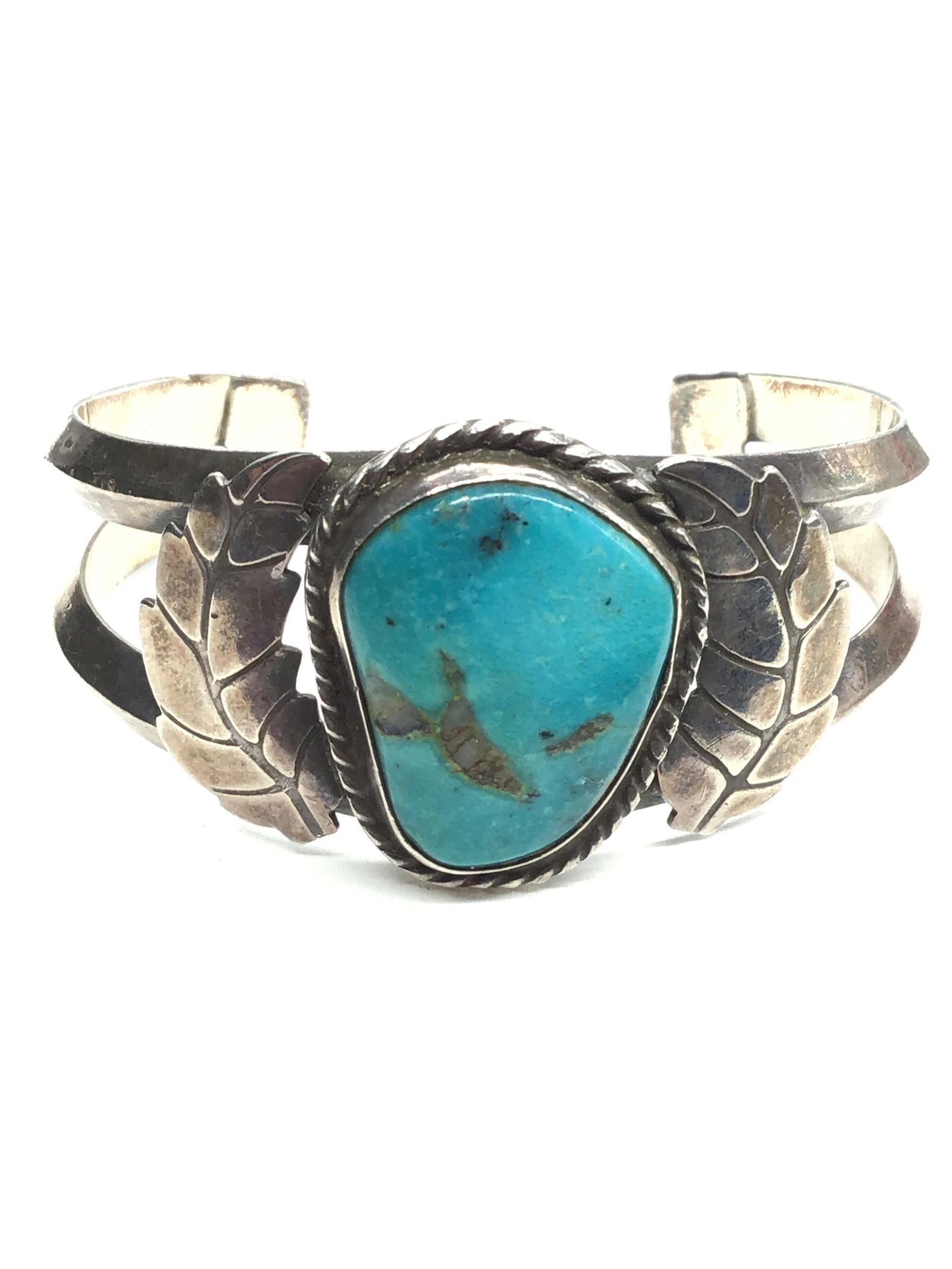 Artisan made bracelet cuff Sterling silver cuff featuring turquoise stone. 32.42 grams of total (1 of 2)