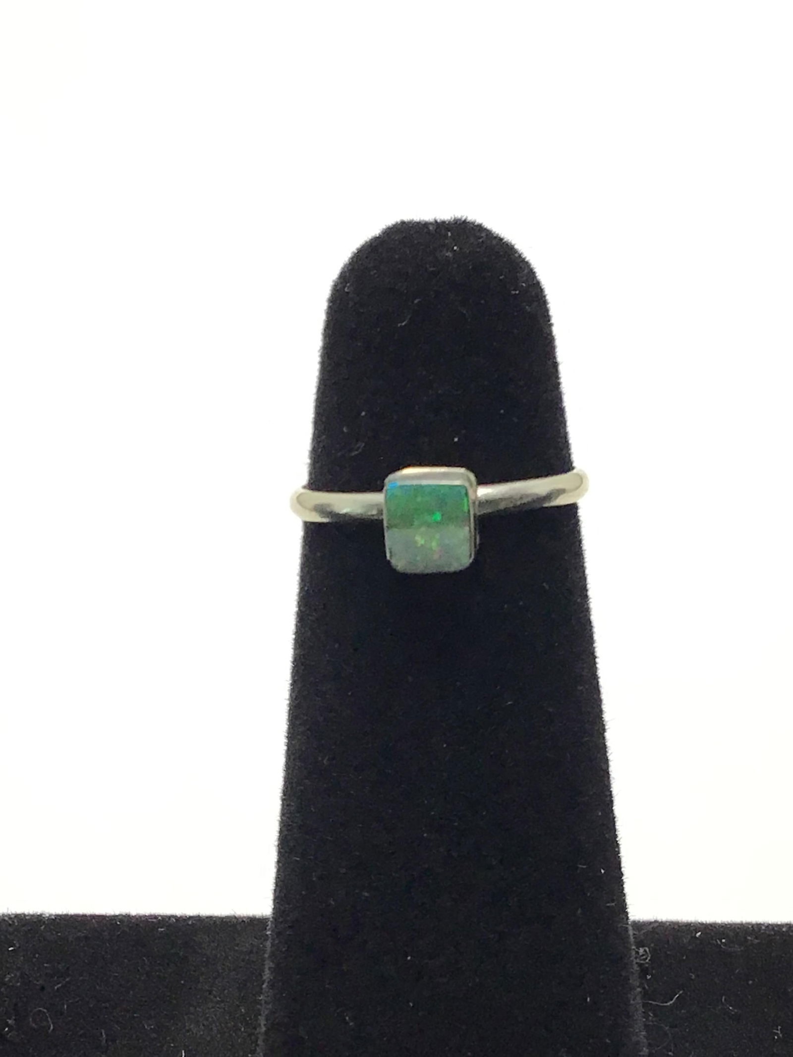 Zuni handmade ring Sterling silver ring with opals. 0.89 grams total weight. Size 5 3/4. (1 of 3)