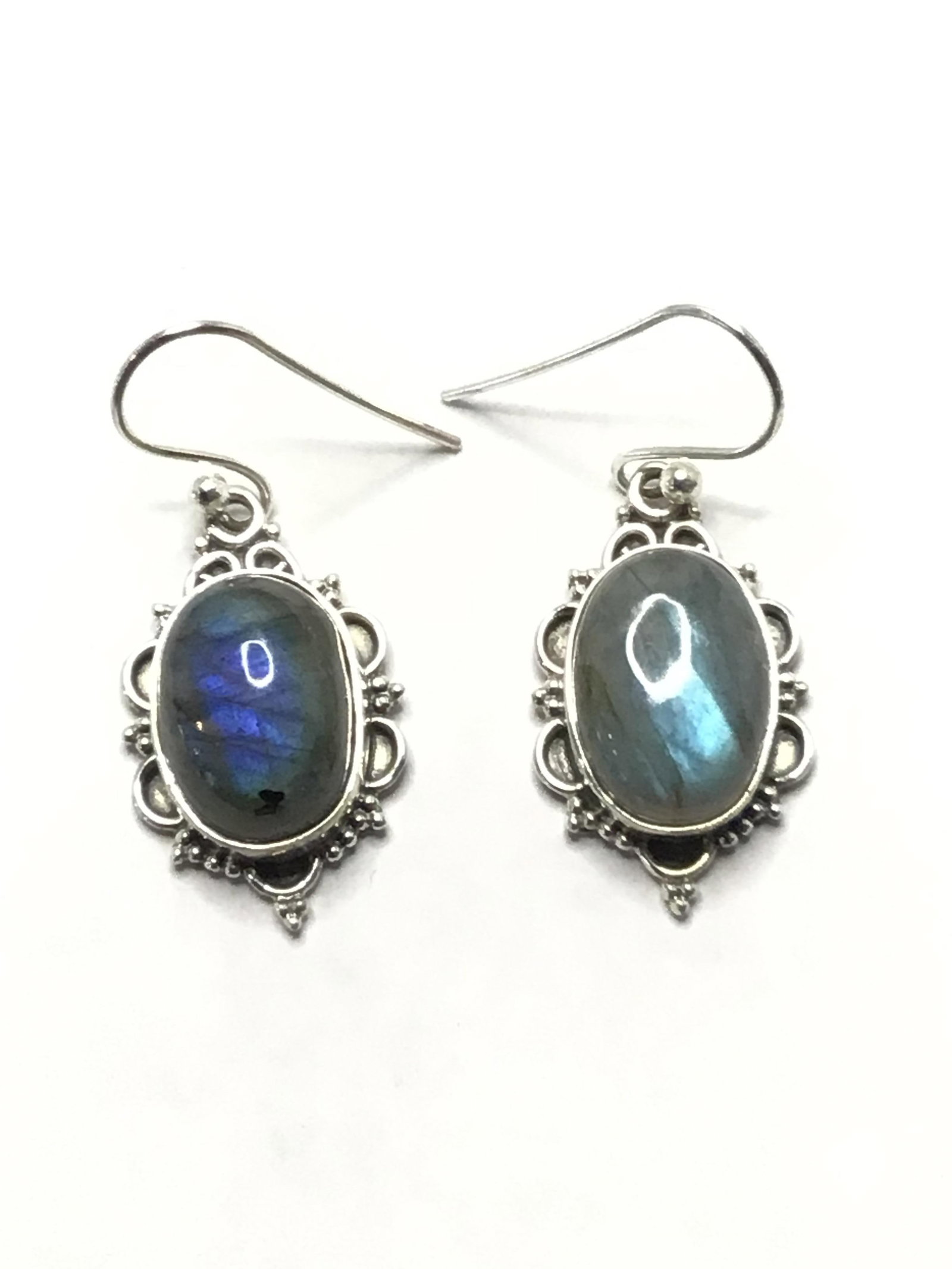 Sterling silver earrings: Sterling earrings with labradorite gemstones. 7.00 grams total weight.