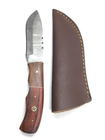 Damascus steel skinning knife