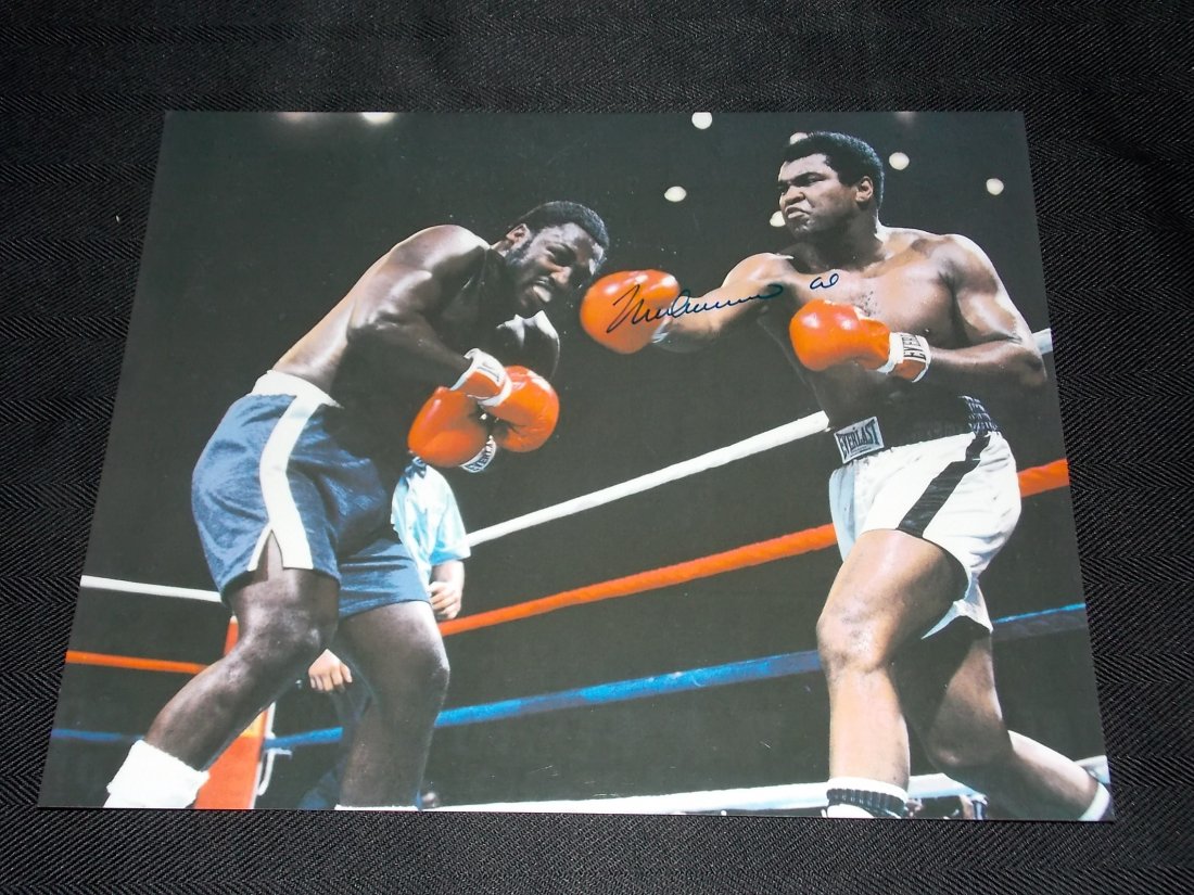 Autographed Photo, Muhammad Ali: Muhammad Ali, Autographed 8x10 Photo, w/COA