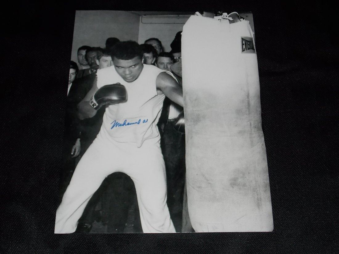 Muhammad Ali: Muhammad Ali, Autographed 8x10 Photo, w/COA