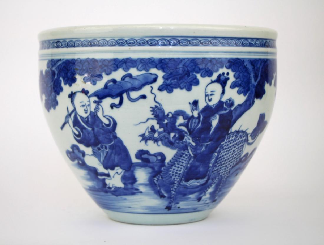 19TH CENTURY CHINESE BLUE & WHITE LOW PLANTER (1 of 5)