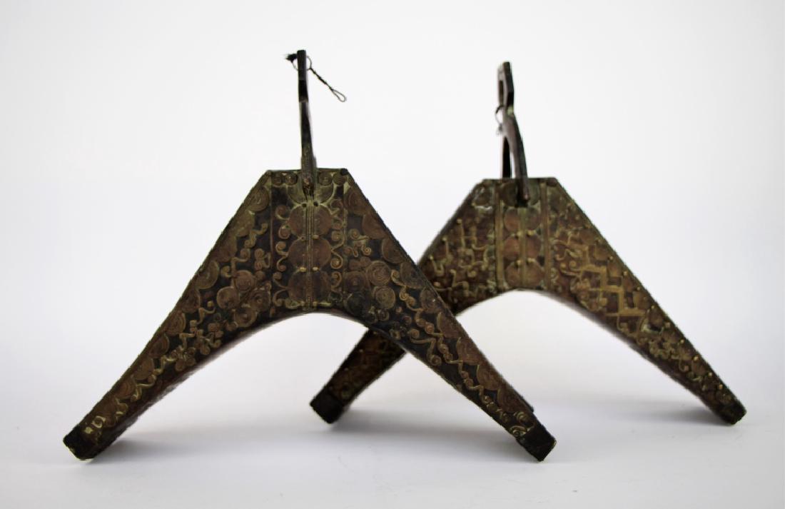 PAIR OF ASIAN 19TH CENTURY BRONZE STIRRUPS (1 of 6)