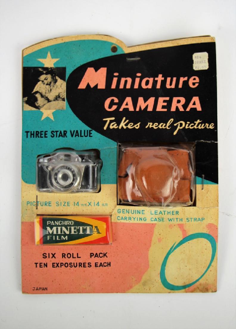 VINTAGE MINIATURE CAMERA IN ORIGINAL PACKAGING (1 of 5)