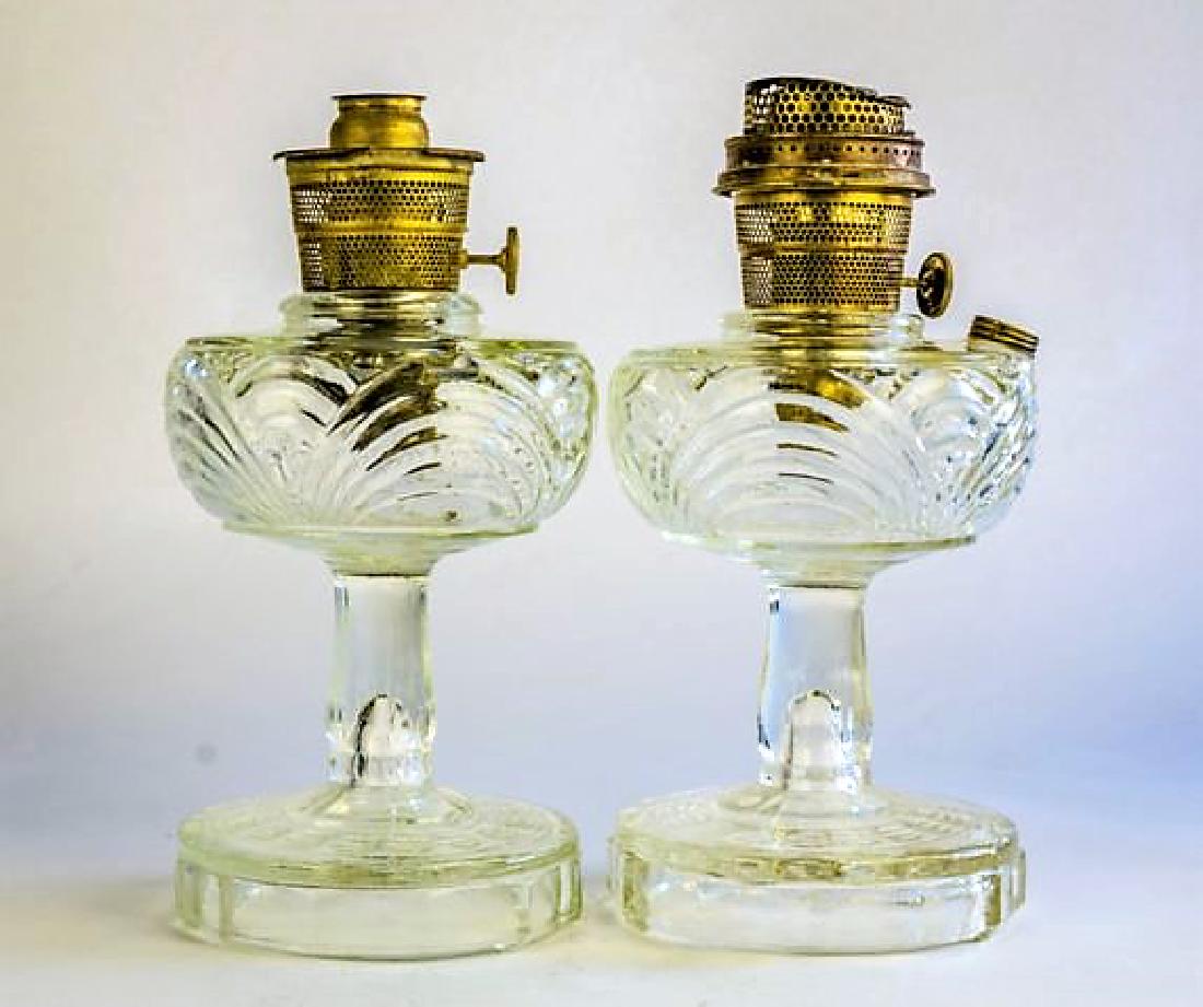 TWO ALADDIN "WASHINGTON DRAPE" OIL LAMPS (1 of 5)