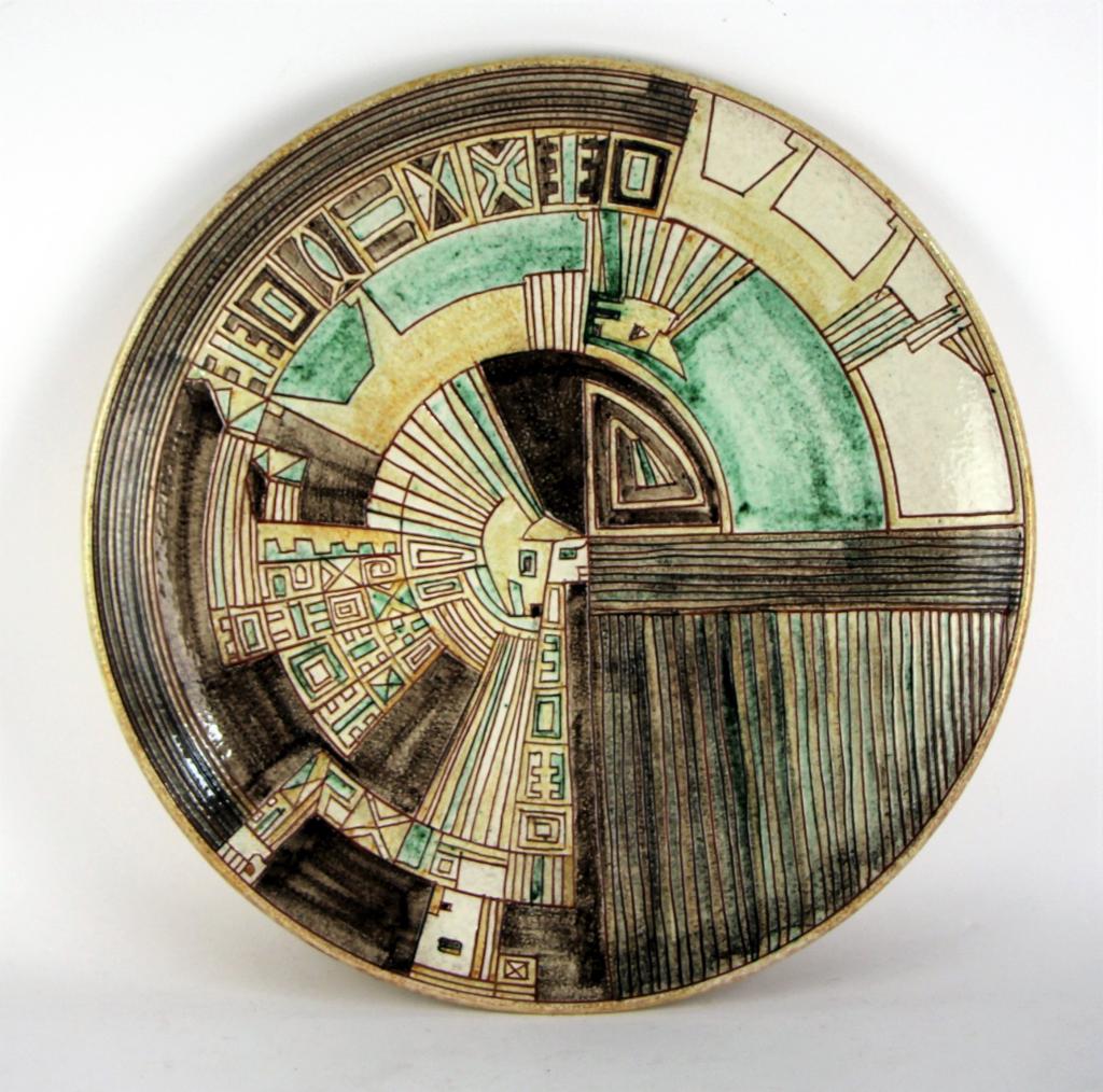 THEO AND SUSAN HARLANDER LARGE POTTERY CHARGER (1 of 5)