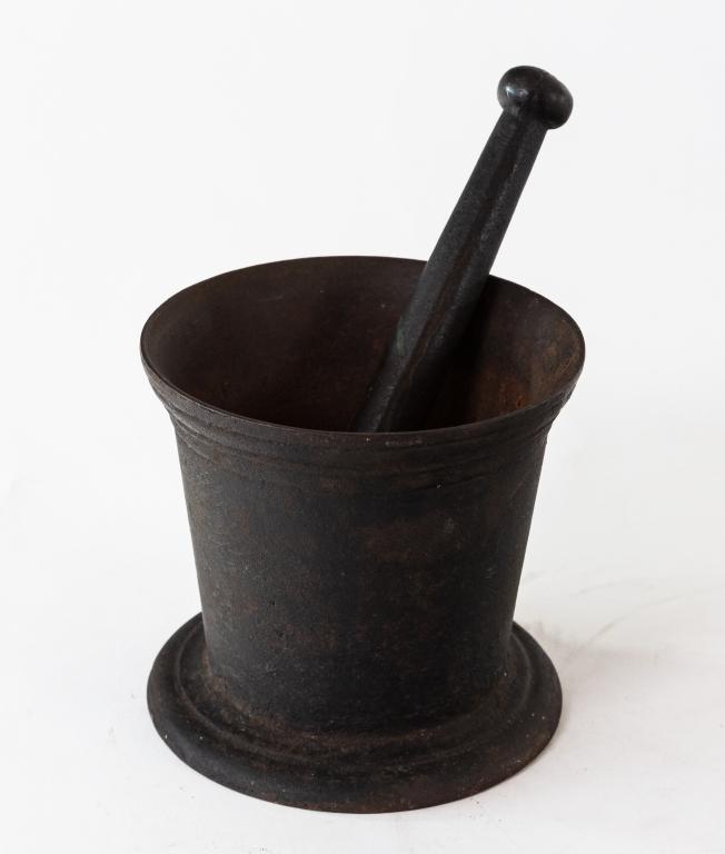 EARLY CAST IRON MORTAR AND PESTLE: Heavy casta, signed in Roman numerals on base VII. Size: 6"h 7w