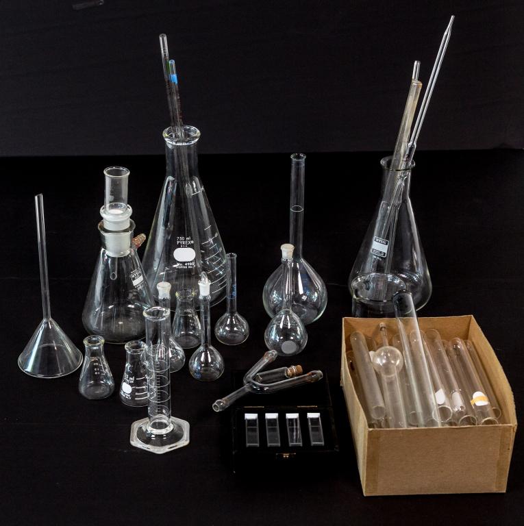 VINTAGE LABORATORY EQUIPMENT: Large lot of Glass Beakers and test tube type vessels. Ht. of tallest 12" .