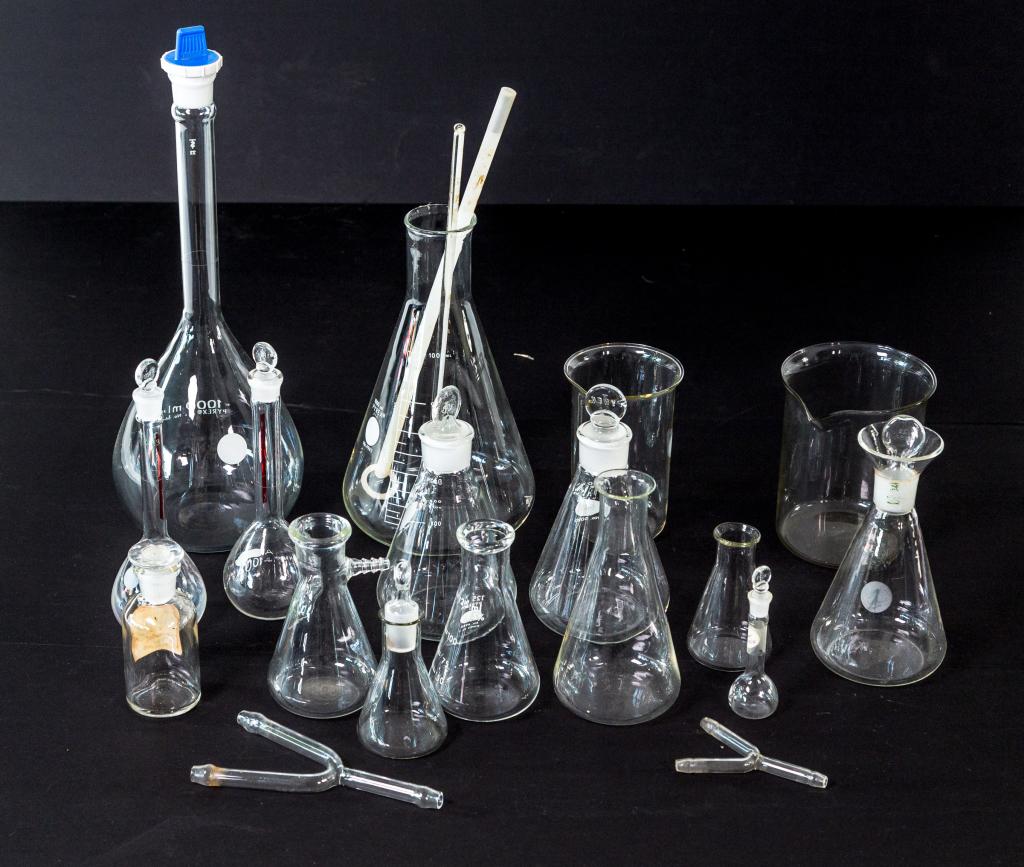 VINTAGE LABORATORY EQUIPMENT: Large lot of beakers, Jars, Medicine bottles, measuring instruments, etc.