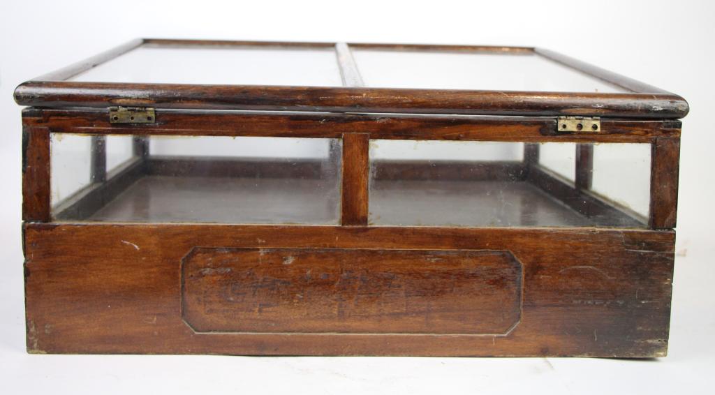 TABLE TOP DISPLAY CABINET (1 of 8)