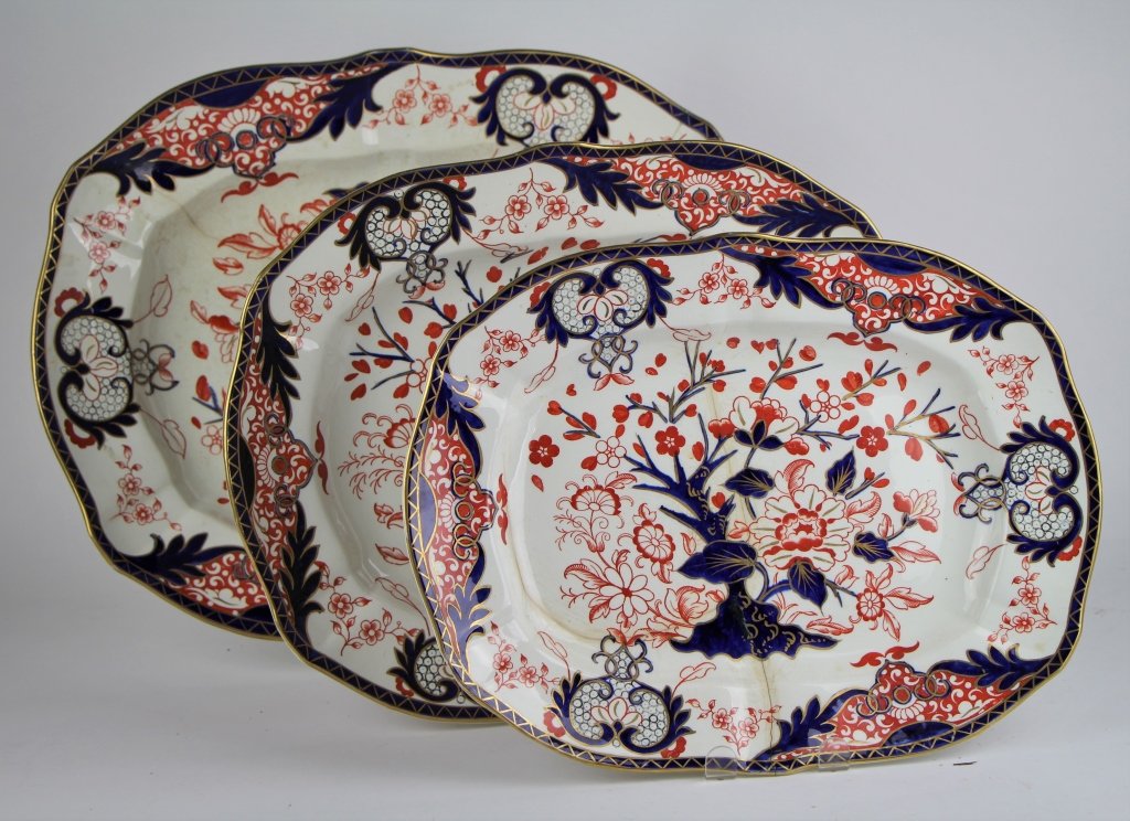 SET OF GRADUATING ROYAL CROWN DERBY IMARI PLATTERS (1 of 10)