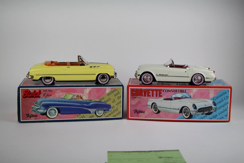 TWO LEADWORKS " VINTAGE FIFTIES" TIN FRICTION CARS (1 of 2)