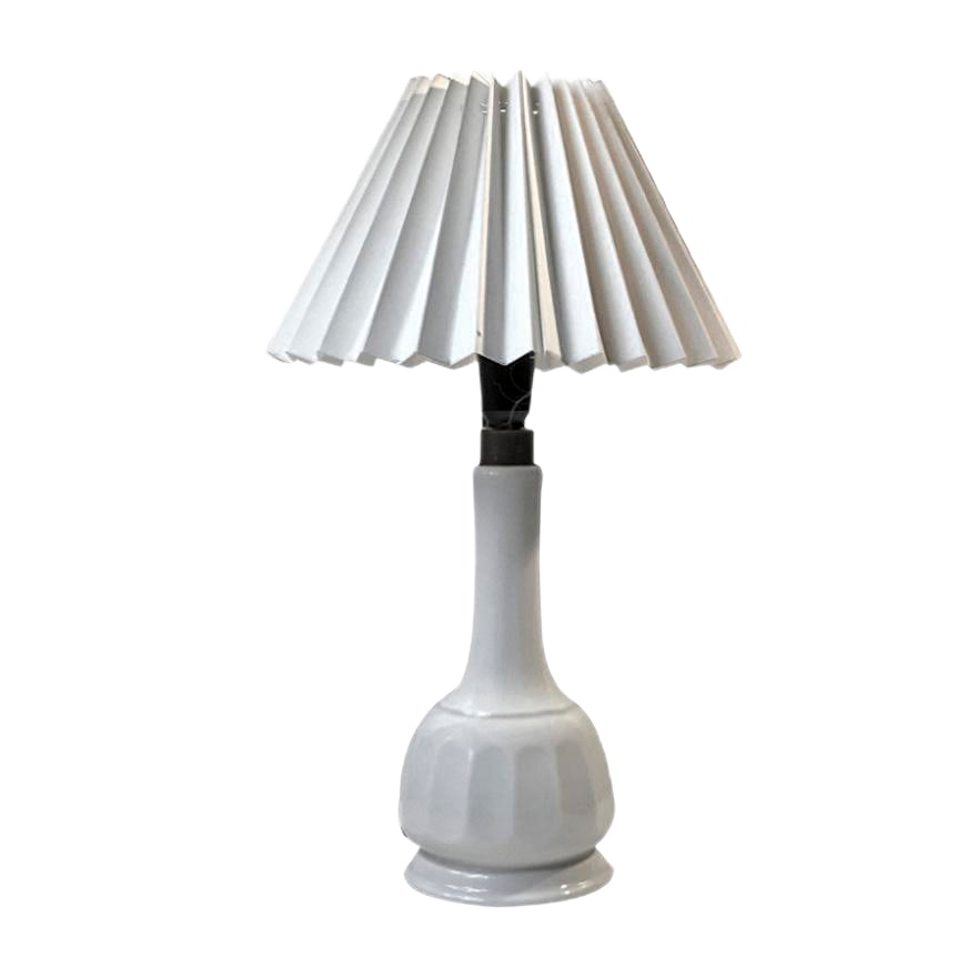 Scandinavian White Porcelain Table Lamp by Bing & Grondahl, 1950s: Art Deco style table light in white glazed porcelain. Commissioned by Le Klint and manufactured by Bing & Grøndahl in Denmark during the 1940s or 50s. Please notice that the shade is not incl