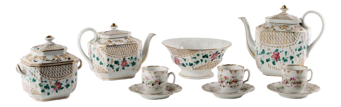Porcelain Tea and Coffee Service, Set of 7: Service from tea and white porcelain coffee with rich gold decorations and leafy and flowering twigs in polychrome. Service composed of teapot, coffee maker, sugar sugar, bowl and three cups with sauc