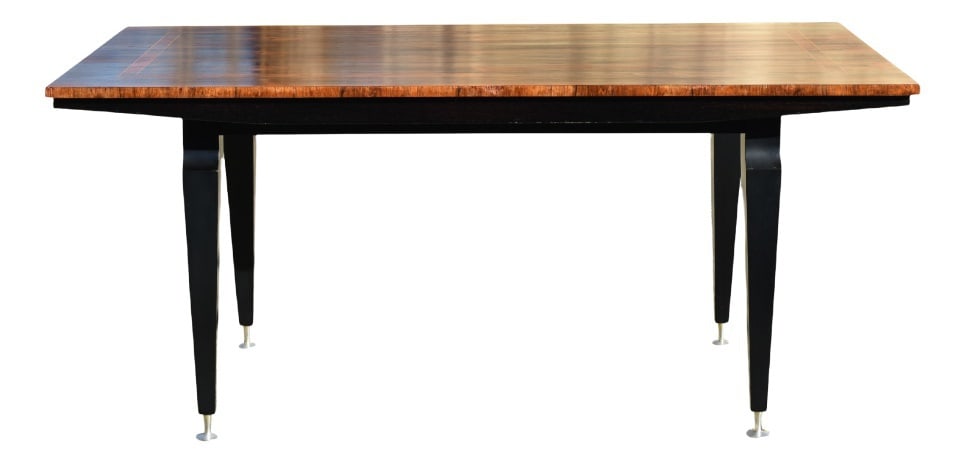Mid-Century French Rosewood Dining Table: A stylised inlaid Rosewood Dining Table with a well-figured book-matched top in rosewood veneer (Dalbergia stevensonii / Honduras Rosewood / no CITES export certificate required).The frieze below is e