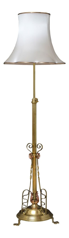 Art Nouveau Floor Standard Lamp: Superb Late Victorian / Art Nouveau brass and copper height adjustable standard lamp, having reeded column with twisted supports, copper acanthus leaf decoration and reeded circular base terminating