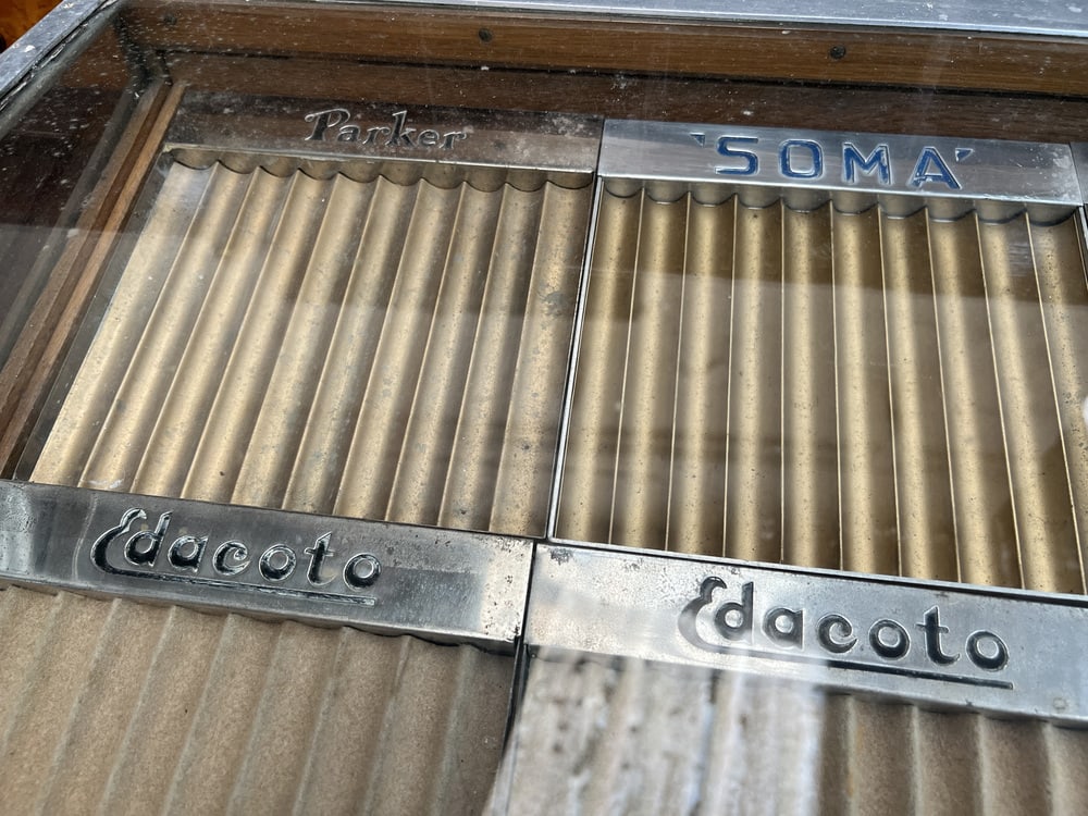 Vintage Store Showcase for luxury pens, 1920 - 15