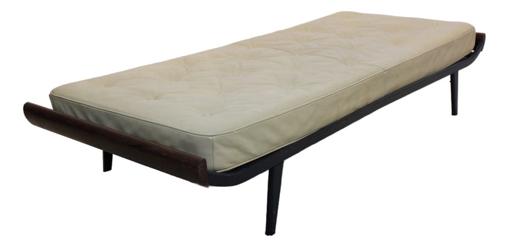 Cleopatra Daybed by Dick Cordemeijer for Auping: - A Cleopatra daybed in teak and with a steel base- Designed by Dick Cordemeijer for Auping in the 1950s- Teak wood ends with enameled black metal frame- Frame in original condition- Comes with the