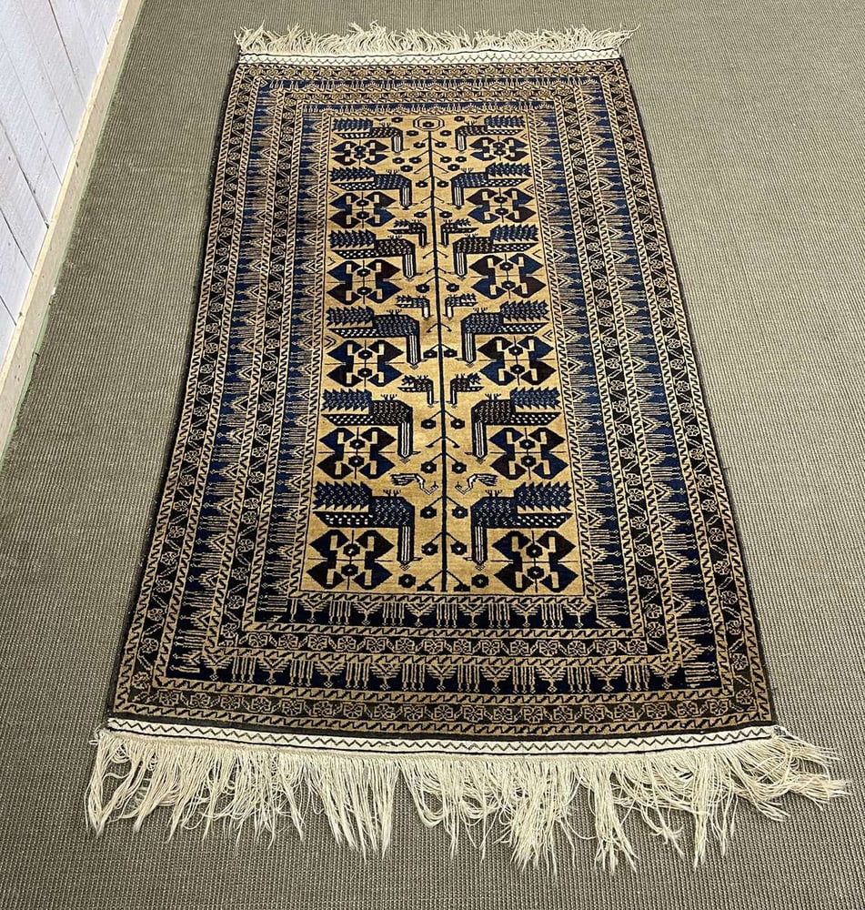 Handmade Middle-Eastern Wool Rug - 6