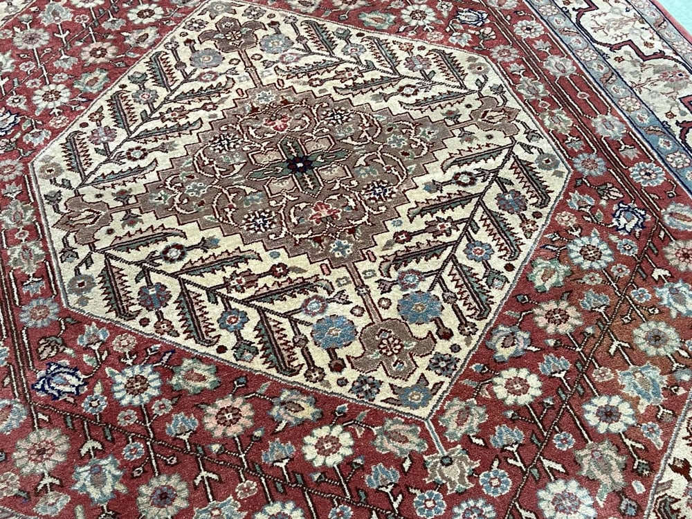 Vintage Middle-Eastern Wool Rug - 10