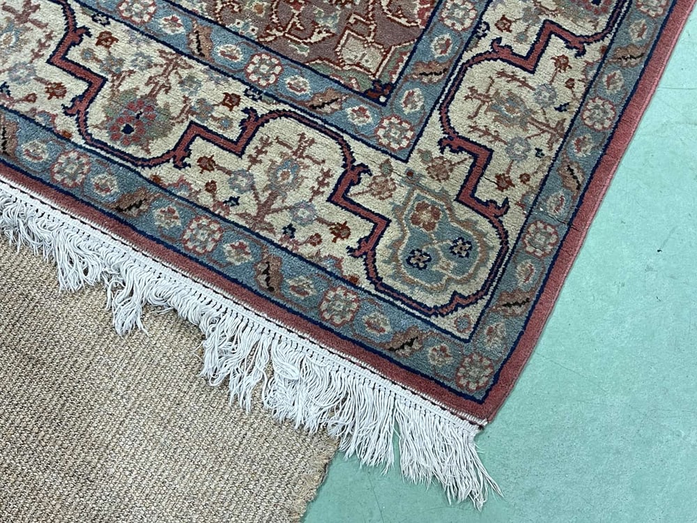 Vintage Middle-Eastern Wool Rug - 9
