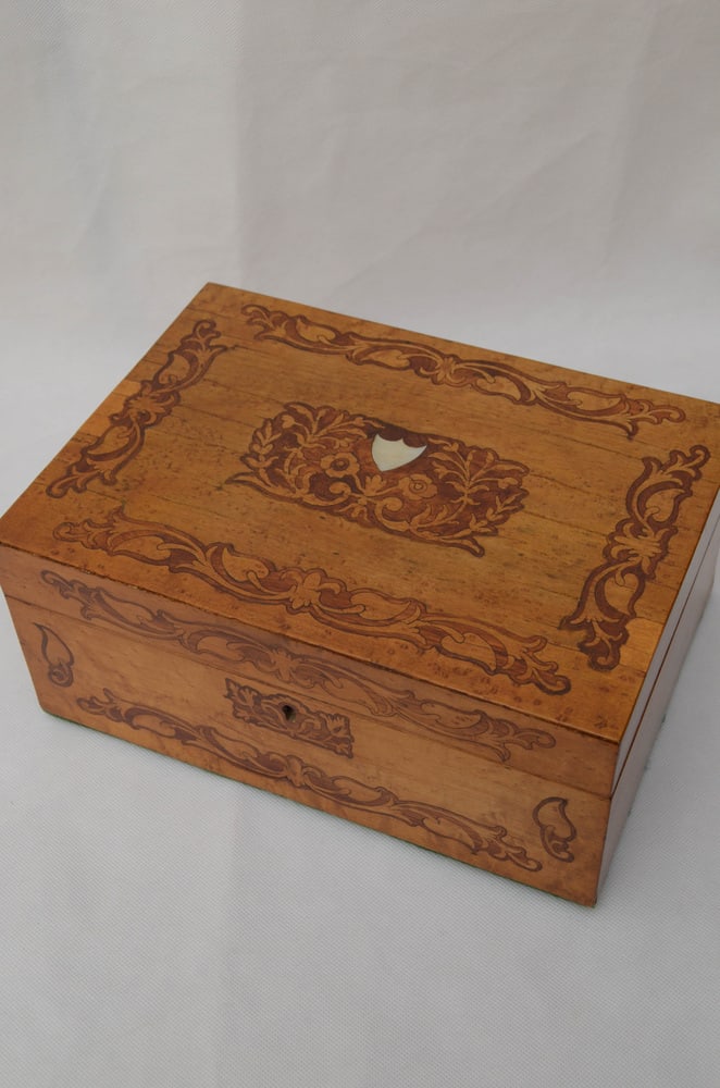Victorian Birdseye Maple Jewelry Box - 11
