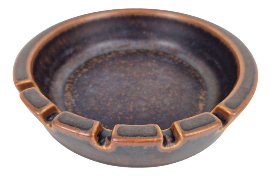 Vintage Ruska Ashtray by Ulla Procope for Arabia: Vintage Arabia Finland Ashtray Russian design Ulla Procope '60"Russian" ashtray - Arabia FinlandDesigner: Ulla Procope (1921 - 1968) for Arabia, Finland.Dimensions: Top diameter 16 cm Height 4.5 cm