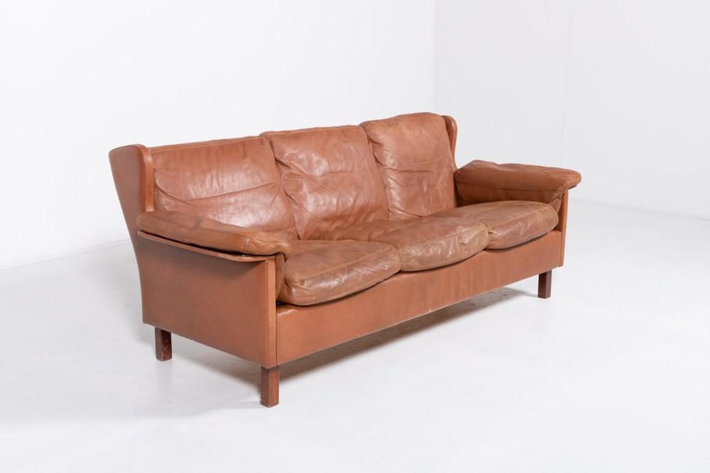 Danish Modern Cognac Leather Wing Sofa, 1970s - 3