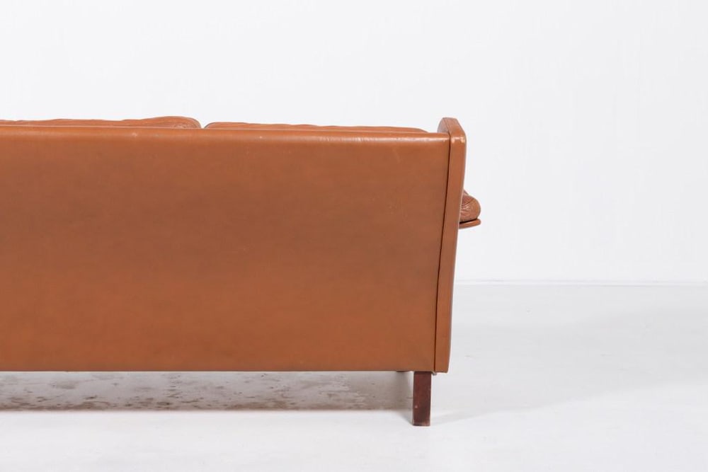 Danish Modern Cognac Leather Wing Sofa, 1970s - 9