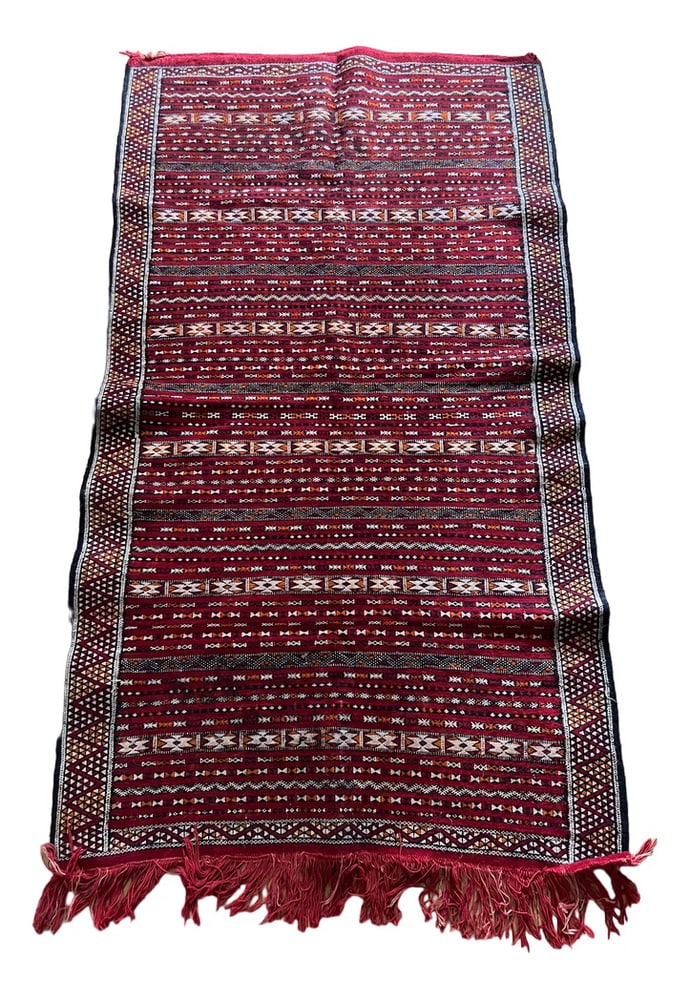 Vintage Temple Kilim Rug: Kilim rug in woven woven hand from the 70s Country of Manufacture: Turkey Design Period: 1970 to 1979 Restoration and Damage Details: Patina consistent with age and use Detailed Condition: Good