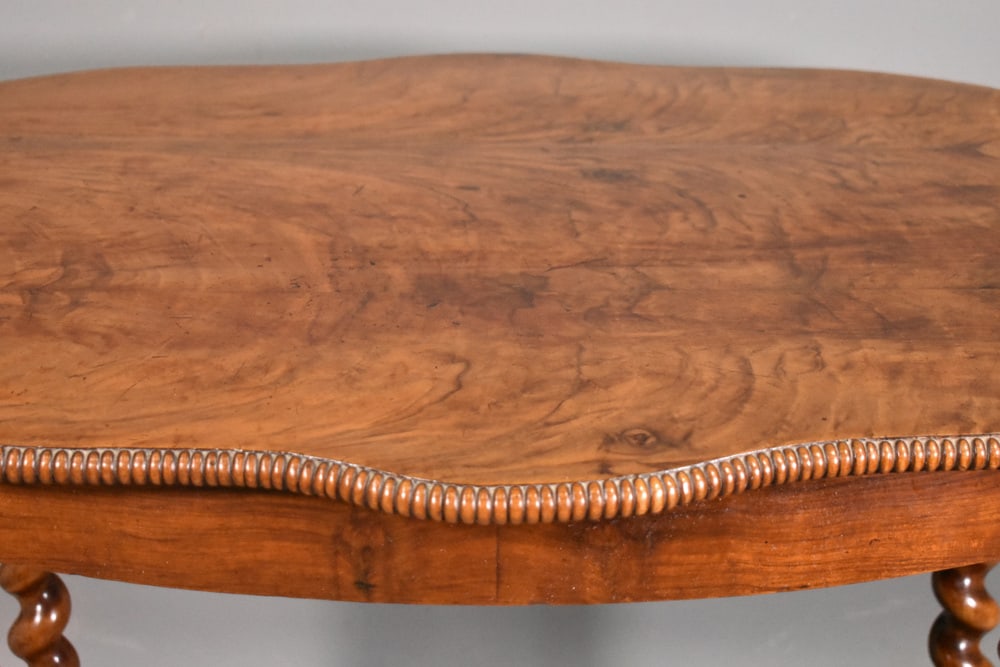 Antique French Gueridon Table in Walnut, 1890s - 19