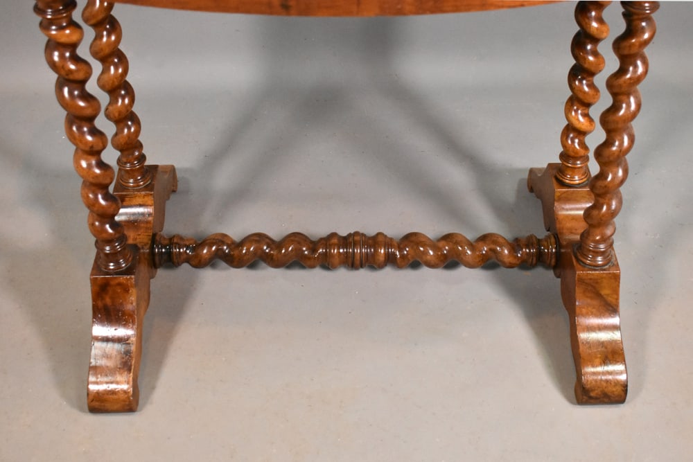 Antique French Gueridon Table in Walnut, 1890s - 20