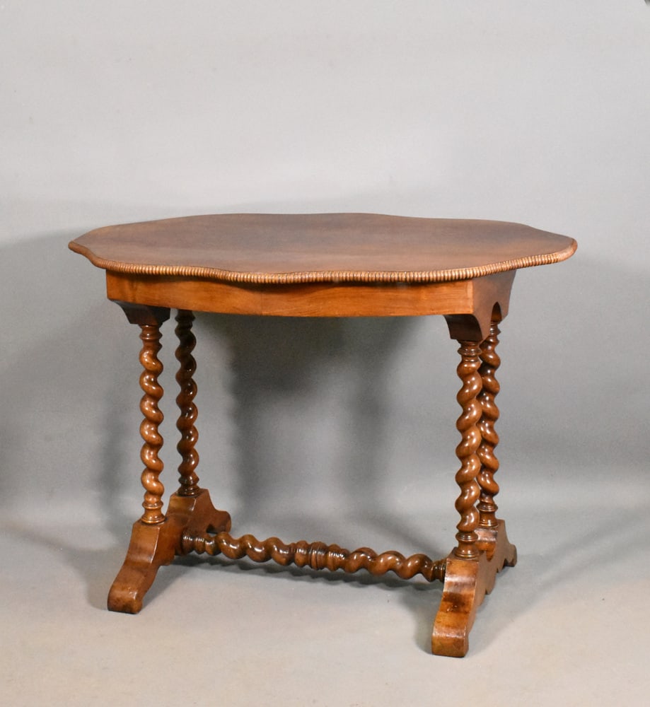 Antique French Gueridon Table in Walnut, 1890s - 6