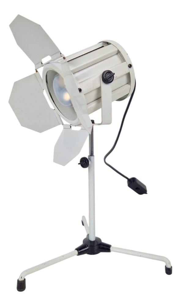 Vintage Film Projector Table Lamp, 1970: Vintage projector table lamp white 40 cm vintage 1970 lampVintage table lamp tripod in the spirit of the lamps projector photo studio or cinema.lacquered white metal circa 1970 in good condition.It