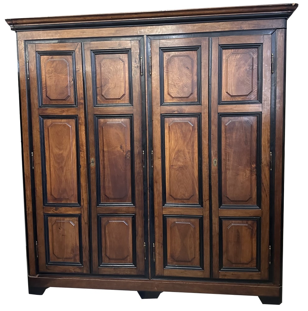 4-Door Wardrobe in Walnut, 1700s (1 of 16)