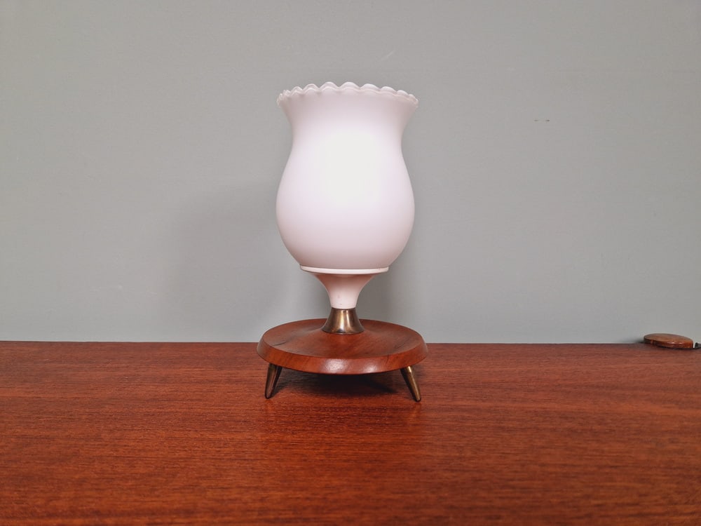Opaline Glass Tripoid Table Lamp, 1960s - 12