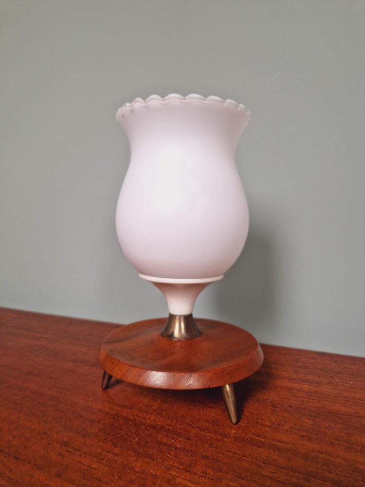 Opaline Glass Tripoid Table Lamp, 1960s - 16