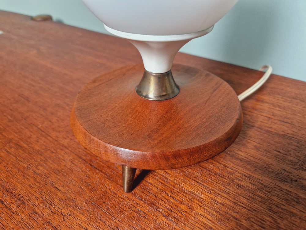 Opaline Glass Tripoid Table Lamp, 1960s - 5