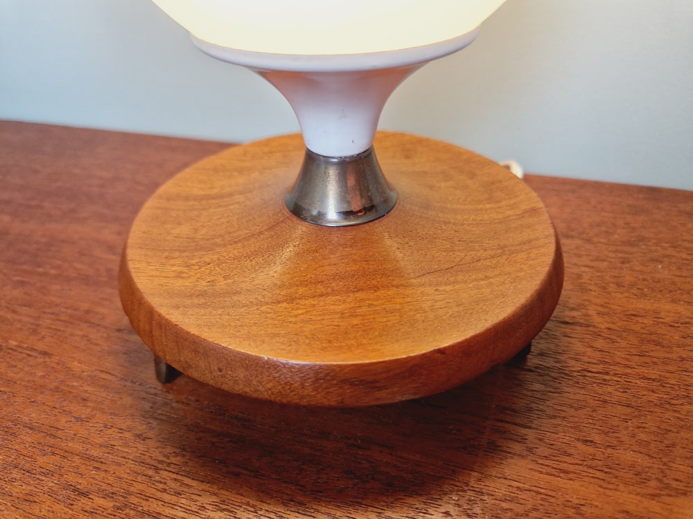 Opaline Glass Tripoid Table Lamp, 1960s - 8