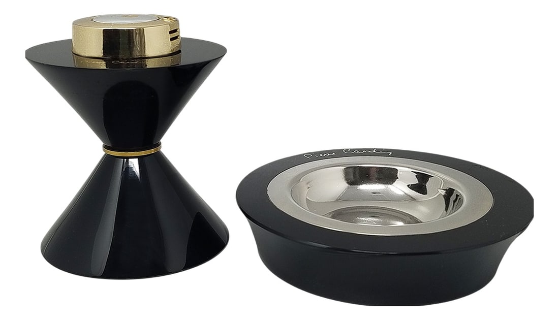 Smoking Set by Pierre Cardin, 1970s, Set of 2: 1970s Gorgeous black smoking set by Pierre Cardin in acrylic and metal. Made in France The items are in excellent conditionand are signed. The table lighter works perfectly.This smoking set is