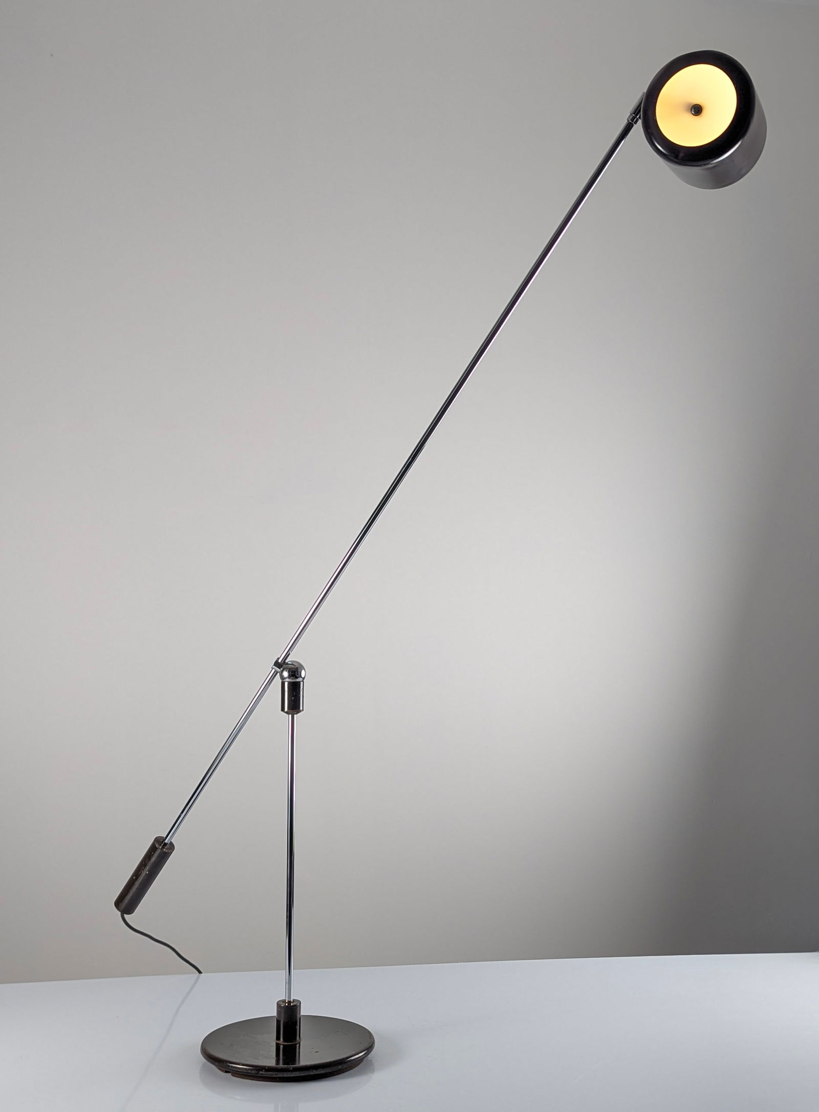 Magneto Floor Lamp from H. Fillekes, 1950s - 17
