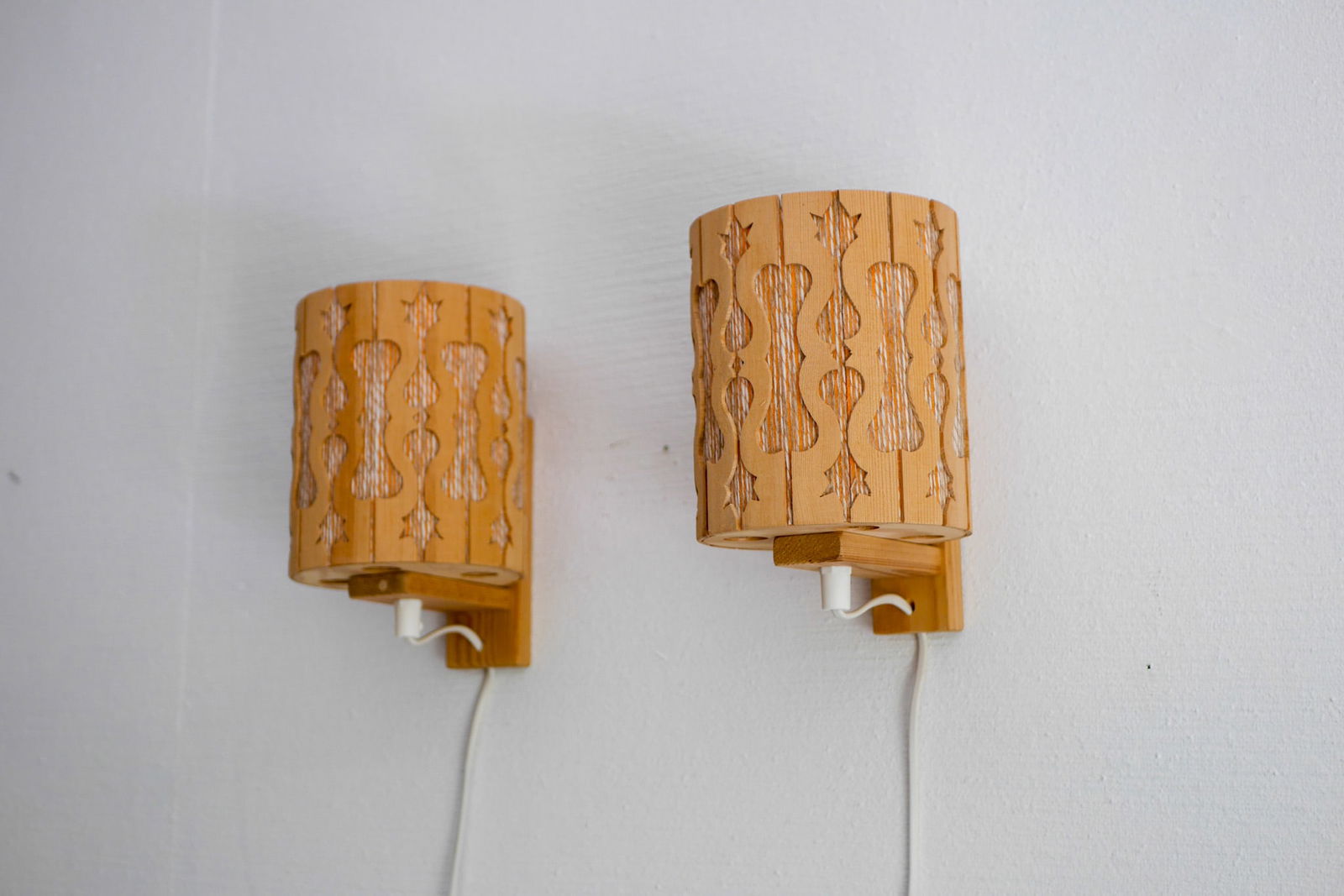 Vintage Scandinavian Pine Sconces, 1975, Set of 2 - 3