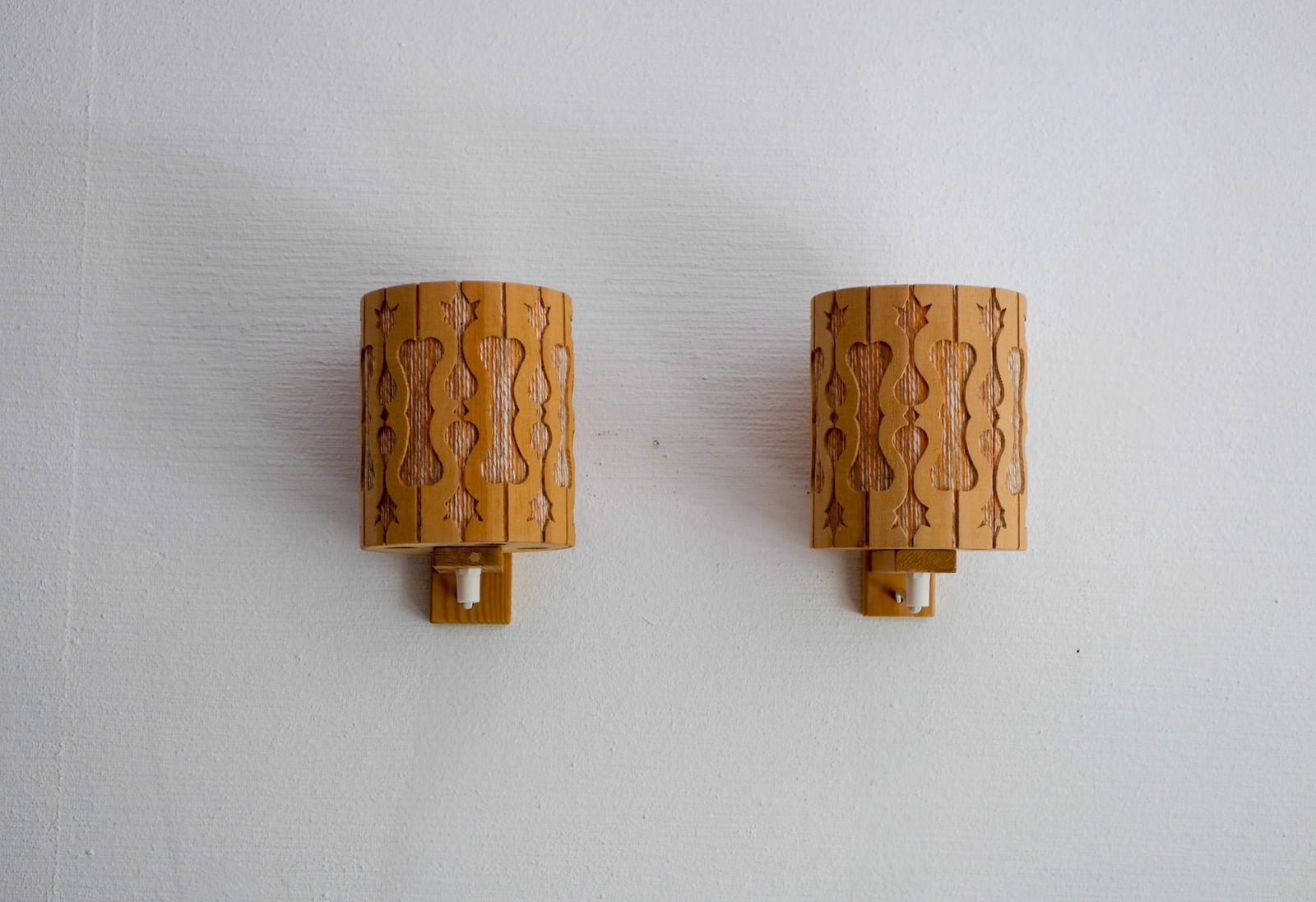 Vintage Scandinavian Pine Sconces, 1975, Set of 2 - 9