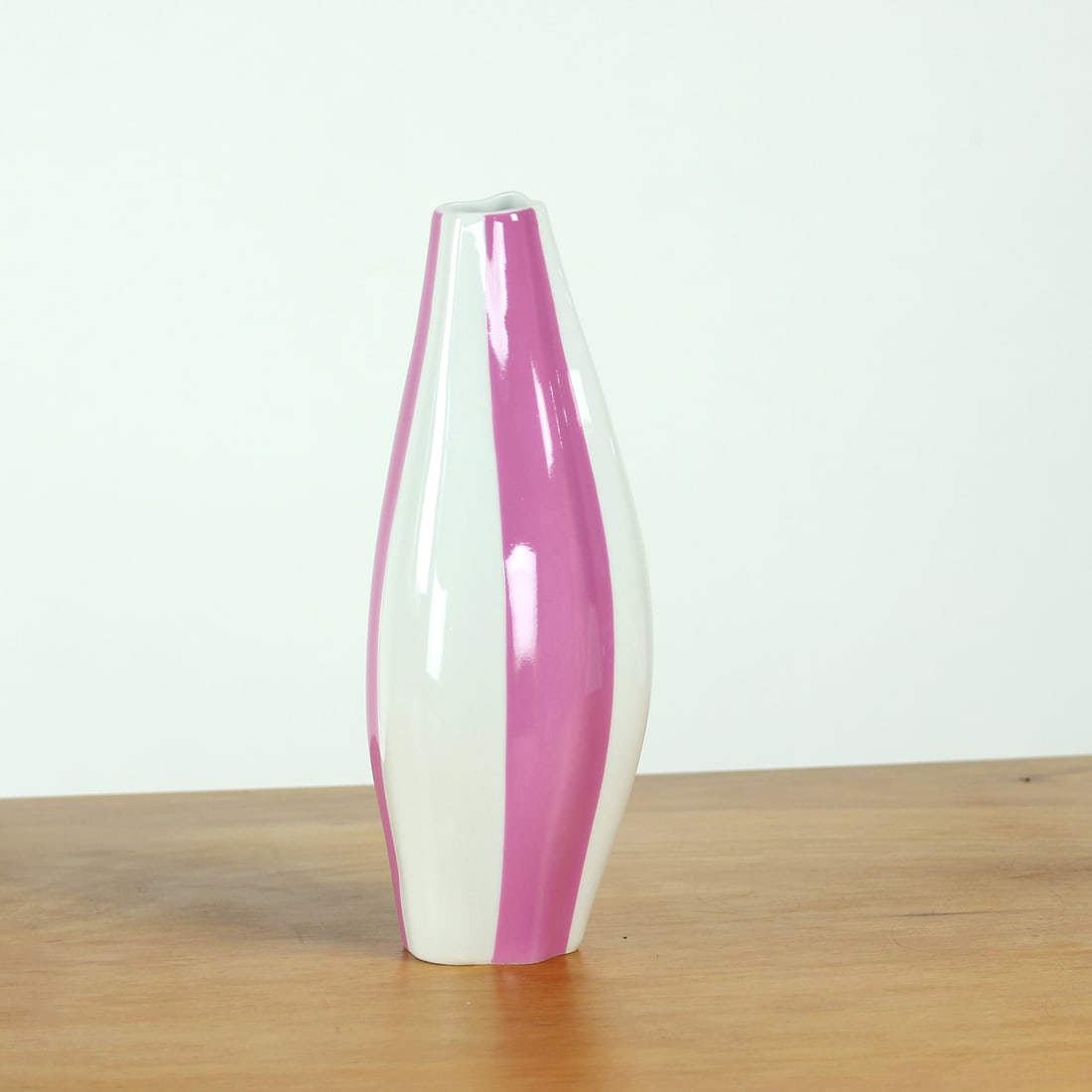 Pink & White Porcelaine Vase from Royal Dux, 1960s - 3