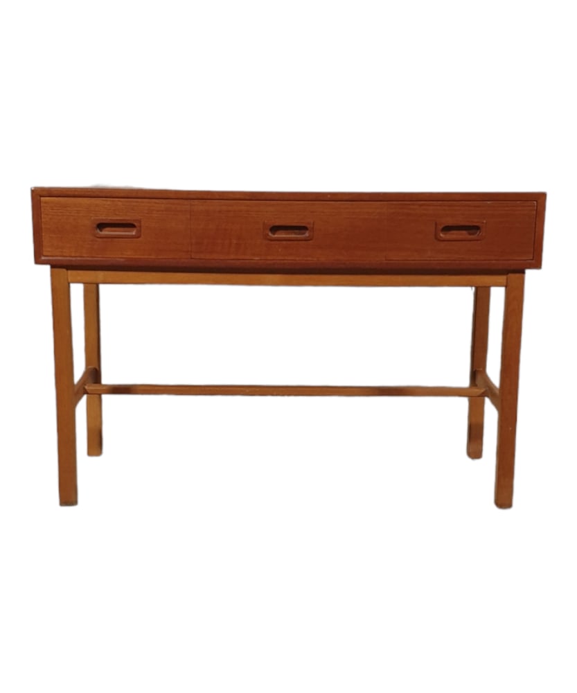 Small Cabinet with 3 Drawers - 2