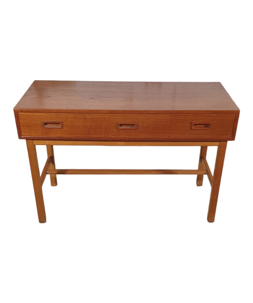 Small Cabinet with 3 Drawers - 3