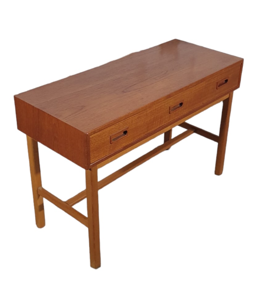 Small Cabinet with 3 Drawers - 5