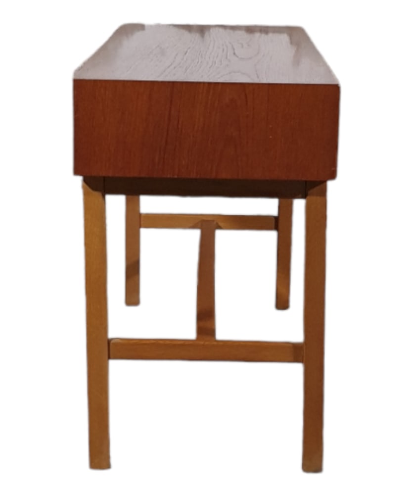 Small Cabinet with 3 Drawers - 7