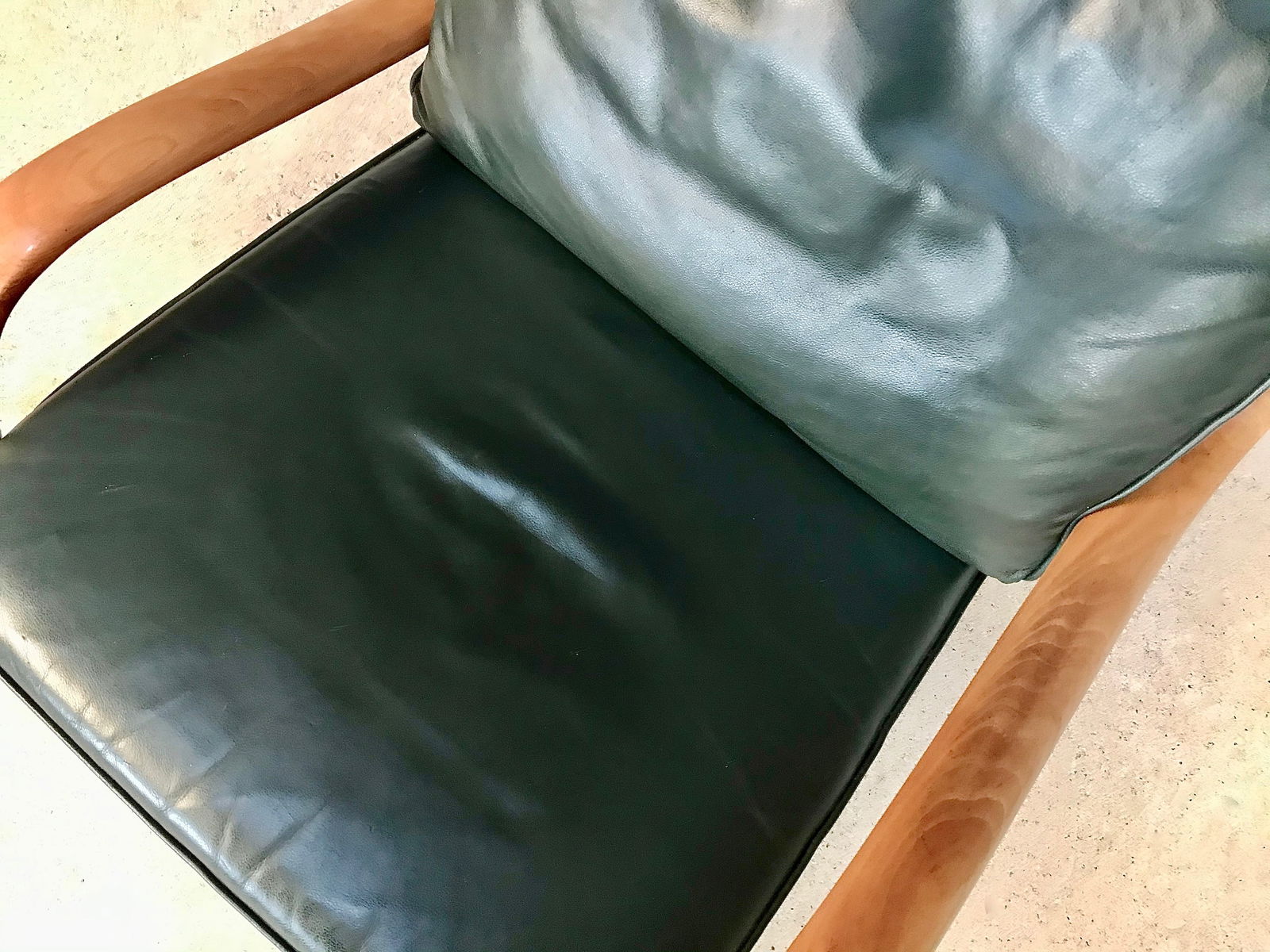 Bentwood & Leather Lounge Chair from Komfort - 11